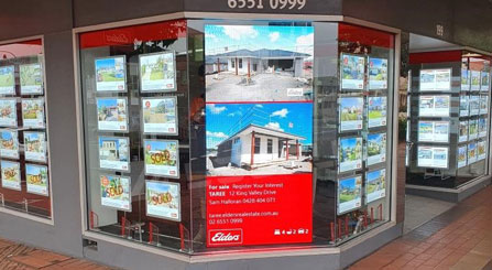 LED-Poster-Display mit hoher Helligkeit 5000Nits für Einzelhandel geschäft Fenster in Australien