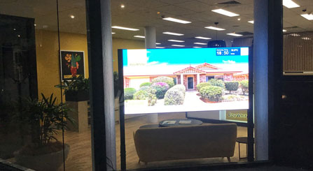 LED-Plakat-Anzeige mit hoher Helligkeit 5000nits für Einzelhandelsgeschäftsfenster in Australien