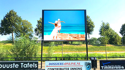 Nieder län disches Pole montierte Werbe display